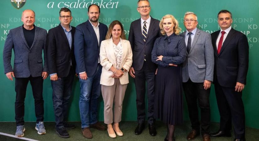 Megalakult a KDNP frakciója – mutatjuk a képviselőket!