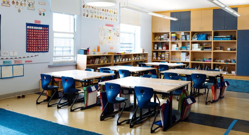 Drámai pillanatok a szomszédos országban: sorra ürítik ki az iskolákat egy rémisztő fenyegetés miatt