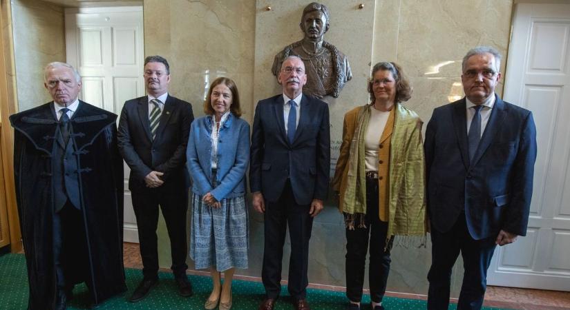 Az osztrák főhercegnő szerint Debrecen a hűség és a kitartás szimbóluma – fotókkal