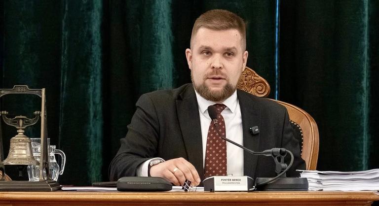 Megtört a blokád Győrben, Pintér Bence végre belenézhet az önkormányzati cégek működésébe