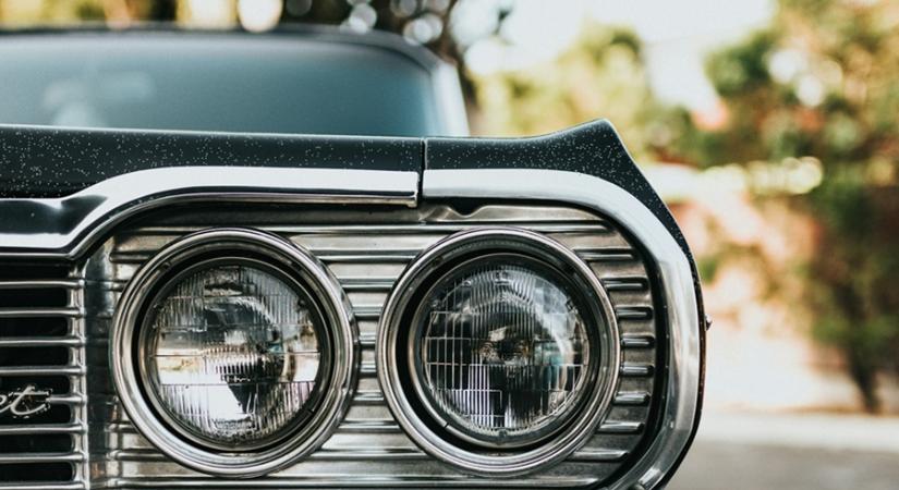 Elegancia négy keréken, veterán autócsodák Balatonfüreden