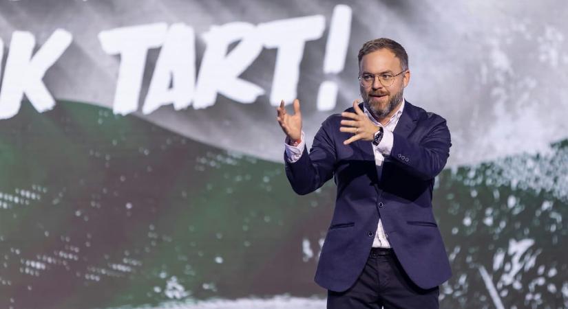 Kampányfőnökből EP-képviselő: Orbán Balázs júliustól Brüsszelben dolgozik tovább