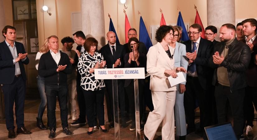 Le Monde-elemzés: Közép-Európában Orbán veresége ellenére is eltűnőben van a baloldal