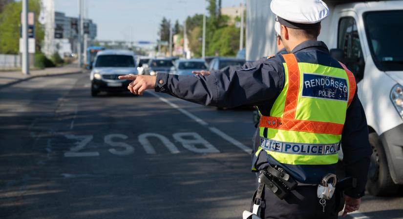 Két nap alatt 87 buszsávot használó autóst kapcsoltak le a rendőrök Budapesten