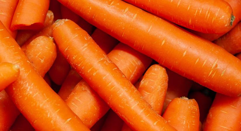 Hihetetlen, de igaz: ennyiért adnak most egy kiló répát a lengyel piacokon