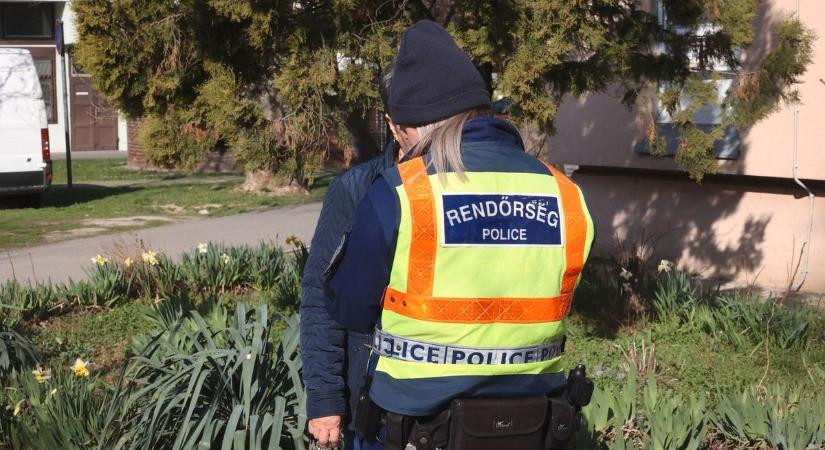 Fegyverrel fenyegették a focizó gyerekeket Debrecenben, sírva rohantak a szüleikhez