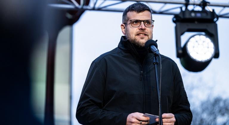 Vámos Zoltán fideszes képviselőjelölt reagált a kormányhivatali fizetési botrányra