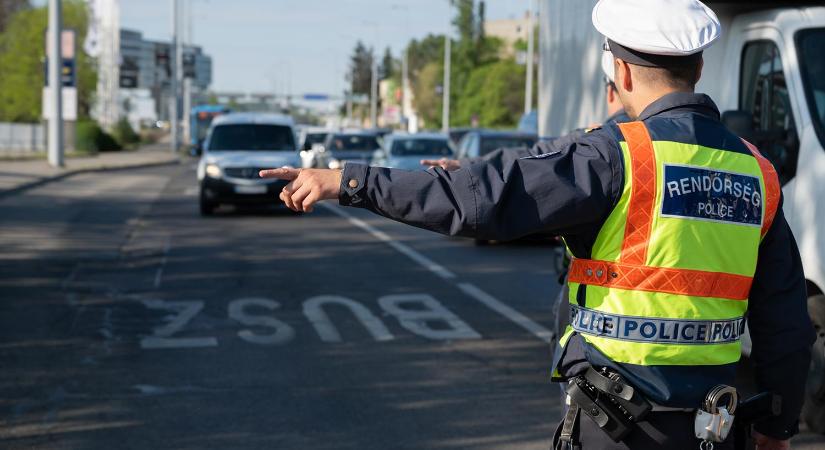 Szétcsaptak a rendőrök a budapesti buszsávok kiskirályai között