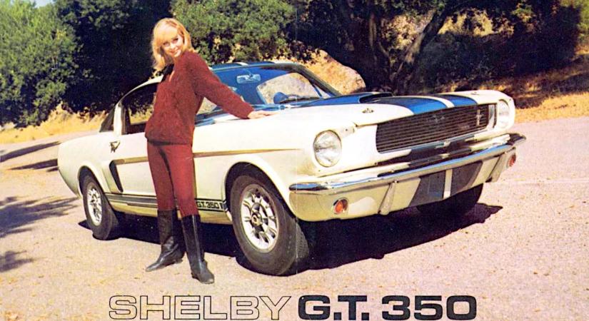 Ezek az autók tették legendává a dupla versenycsíkokat