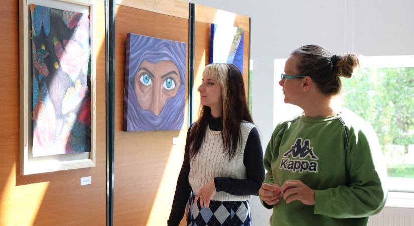 III. Ecsed Tárlat nyílik a Nyíregyházi Egyetem Kerengőjében