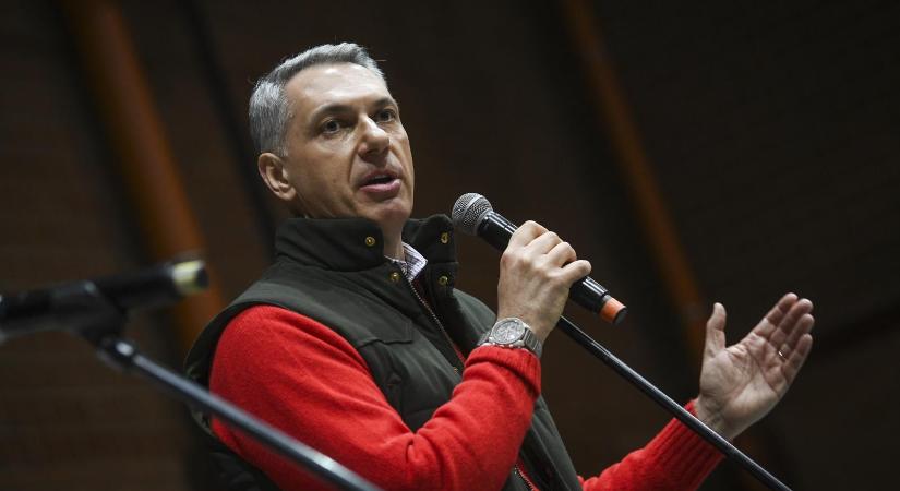 Lázár János nem hívja ki Orbán Viktort a Fidesz elnöki posztjáért