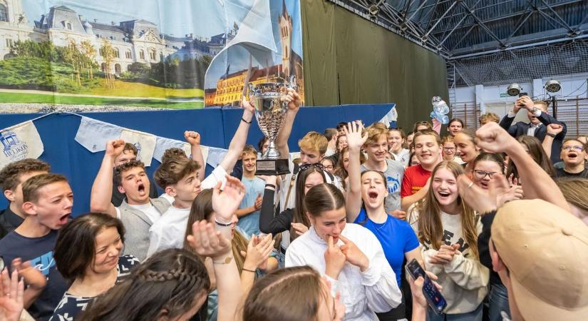 Aranyeső a Helikonon: elképesztő lista, taroltak a pécsiek – EREDMÉNYEK