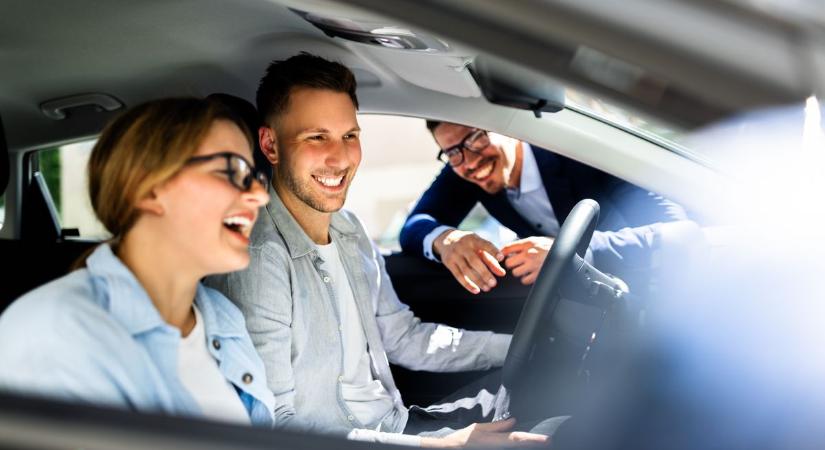 Nincs megállás a használt autó-telepeken: Ezekért a típusokért sorban állnak a magyarok