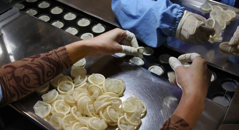 Kilőttek az óvszerárak az iráni háború nem várt mellékhatásaként