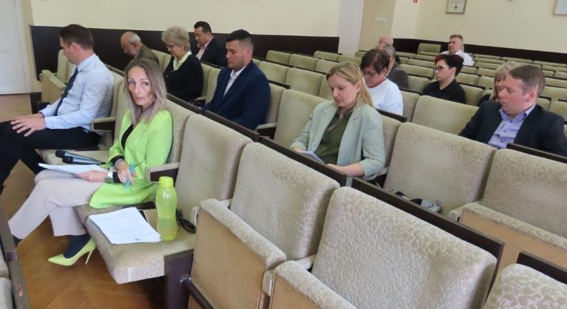 Továbbra is orvoshiánnyal küzd a kapuvári önkormányzat, csaknem negyven doktorral tárgyaltak