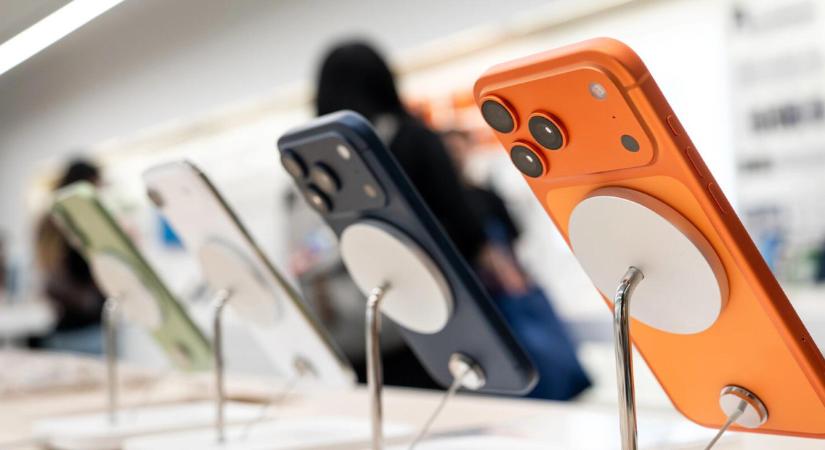 A Samsung indította a trendet, amit az iPhone jövőre újra divatba hozna