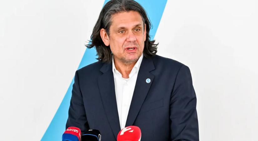 Kikérték Deutsch Tamás mentelmi jogát az Európai Parlamenttől