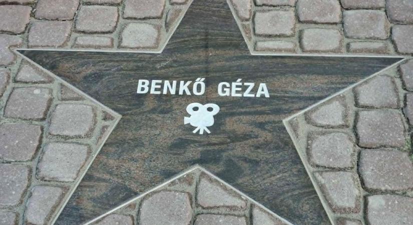 „Kabátokat kell magunk után hagyni, nem tövispalánkokat”