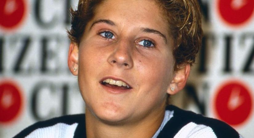 Késsel szúrták hátba egy meccsén: az 52 éves Szeles Mónikát fel se ismernéd ma