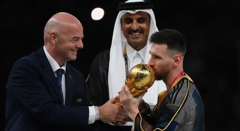 A FIFA elnöke meghívta a foci-vb-re a svéd királyt, nem tette zsebre a választ!