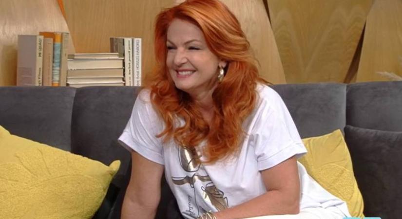 Az 56 éves Keleti Andi combvillantós ruhában elképesztő dögös: irigylésre méltó az alakja