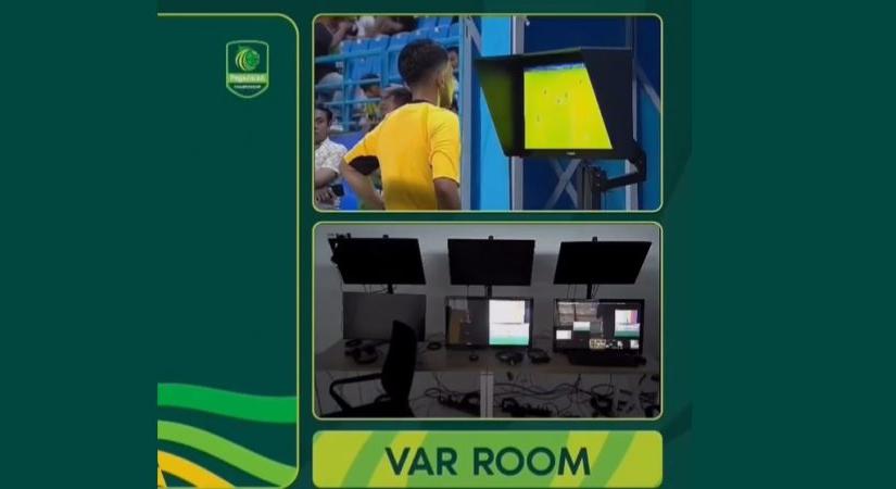 Kínos baki: eltűntek a videobírók a közvetítés alatt egy VAR-vizsgálat közben