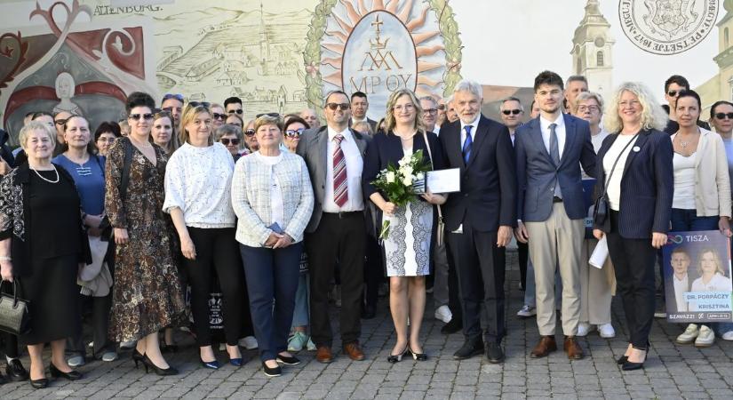 Porpáczy Krisztina, Mosonmagyaróvár és térsége leendő országgyűlési képviselője átvette megbízólevelét