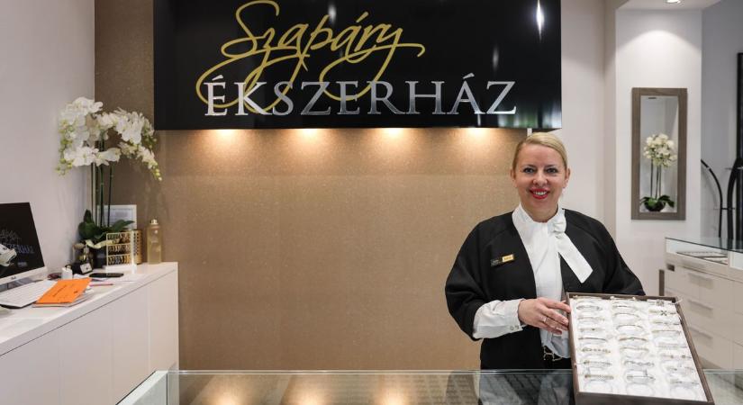 Sírva fakadt a ballagó lány az ajándék láttán, és kiderült: nem csak a pénz számít a nagy napon