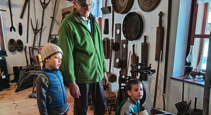 Kézműves illatok és citeraszó töltötte meg Kunszállást: ilyen volt a Tájházak Napja  fotók