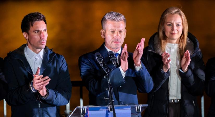 Zárolták több "NER-közeli stróman" számláját - közölte Magyar Péter