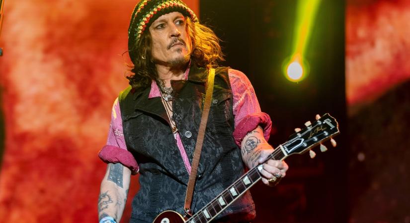 Johnny Depp visszatér Budapestre, koncertet jelentett be a Hollywood Vampires: vajon ezúttal színpadra tudnak állni?
