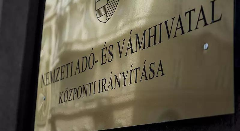 Magyar Péter rendeletet sürget: 90 napig is zárolhatná a NAV a gyanús átutalásokat