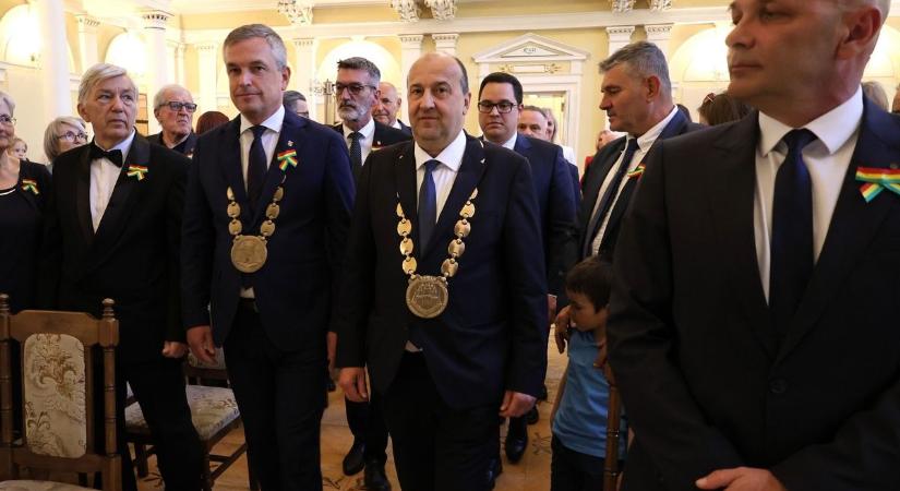 Ők Komárom új büszkeségei: orvosok, sportolók és zenészek kapták a legnagyobb elismerést