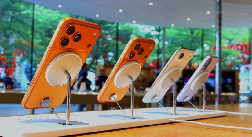 Kinyitva, becsukva, mindenhogyan vastagabb lehet az iPhone Fold a Samsungoknál