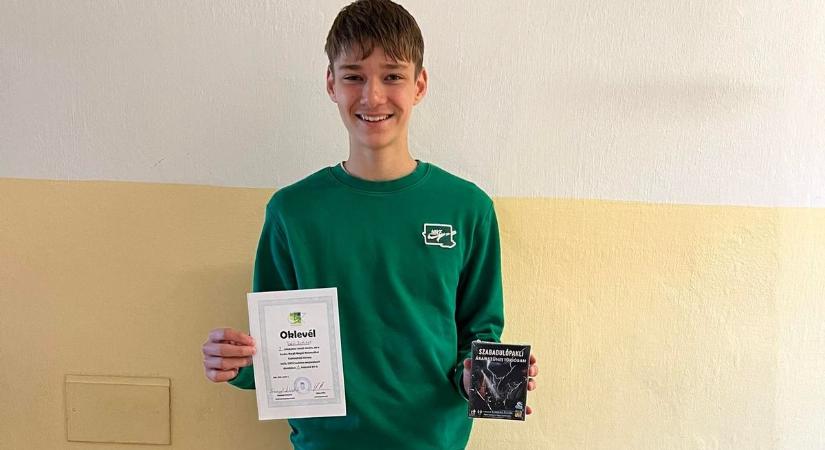 Első helyezett lett a rábatamási diák a matek rejtvényversenyen