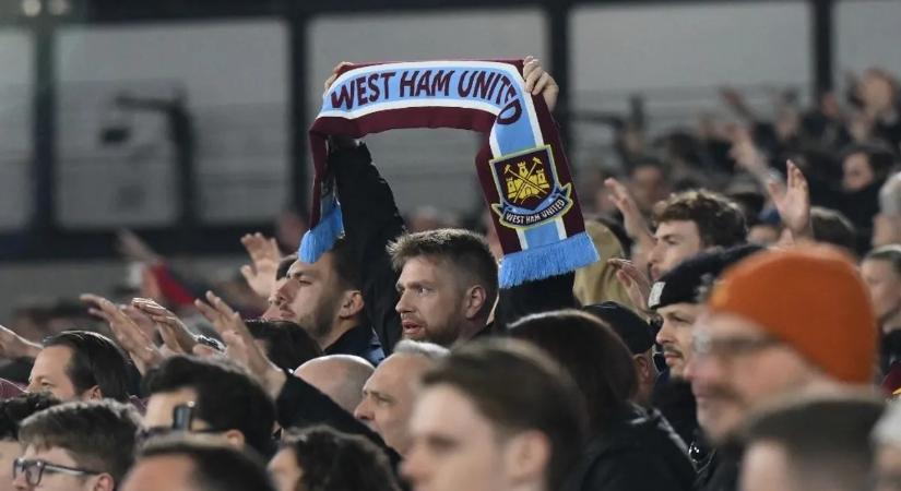 Hajvasalóval sütött steaket a vonaton a Premier League-csapat szurkolója