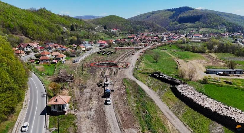 Előrelépés a Kolozsvár-Nagyvárad vasútvonal felújításában
