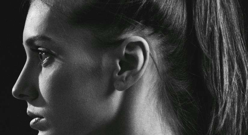 Túl sokáig volt a mosdóban – egy férfi emiatti dührohamában leharapta barátnője fülét