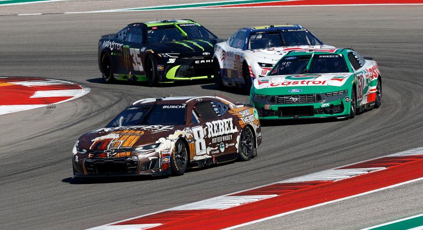 Mindössze 10 futam után máris leváltják Kyle Busch csapatfőnökét