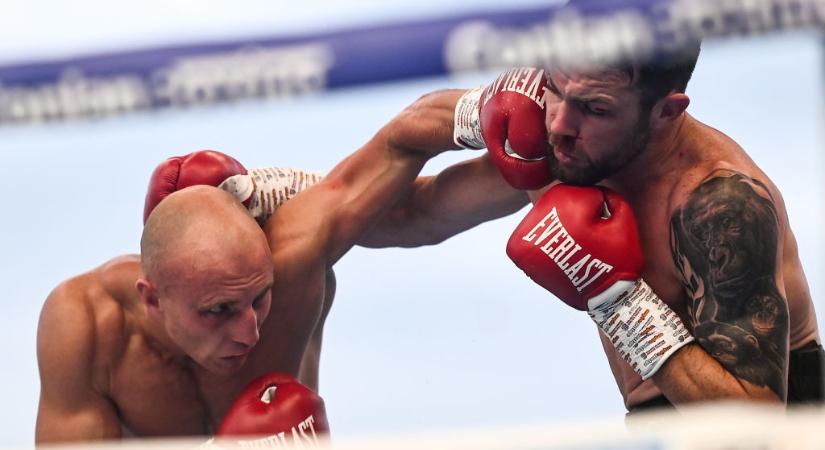 Botrány: berontottak a nézők a ringbe és brutálisan megverték az orosz bokszolót – videó