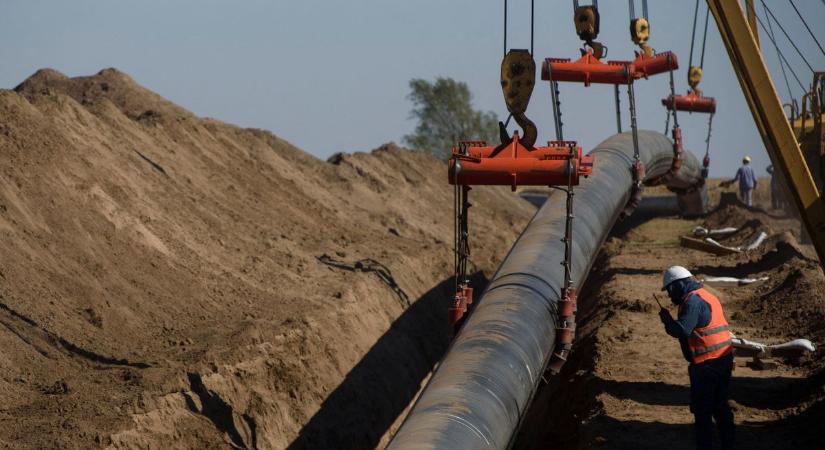 Gigantikus üzletre készül az olajhatalom, az utolsó pillanatban bukhat el: eladná a legfontosabb vezetékrendszerét, de mindenki megijedt az iráni háború miatt