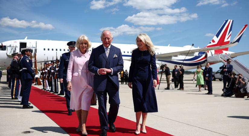 III. Károly megérkezett az Egyesült Államokba: kényes küldetés a brit–amerikai kapcsolatok helyreállításáért