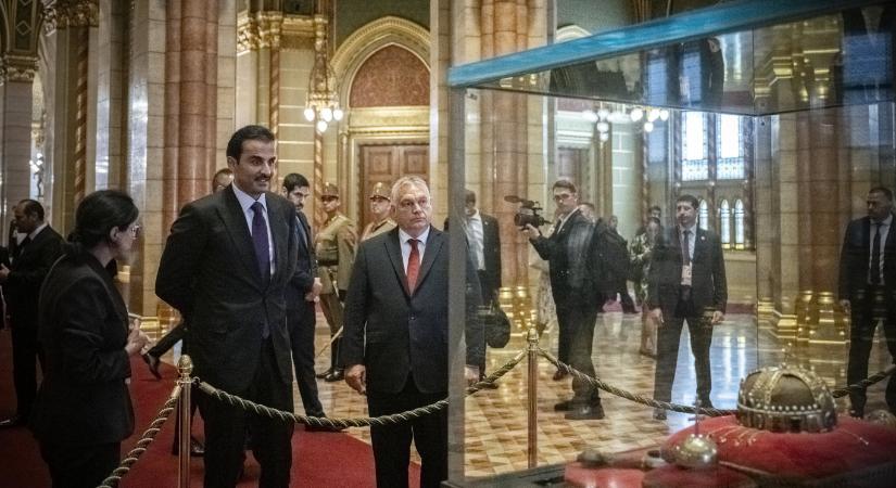 Hiába állapodott meg róla a Tisza és a Fidesz is, Orbánék megakadályozták, hogy a Szent Korona előtt tegyenek esküt az új Országgyűlés tagjai