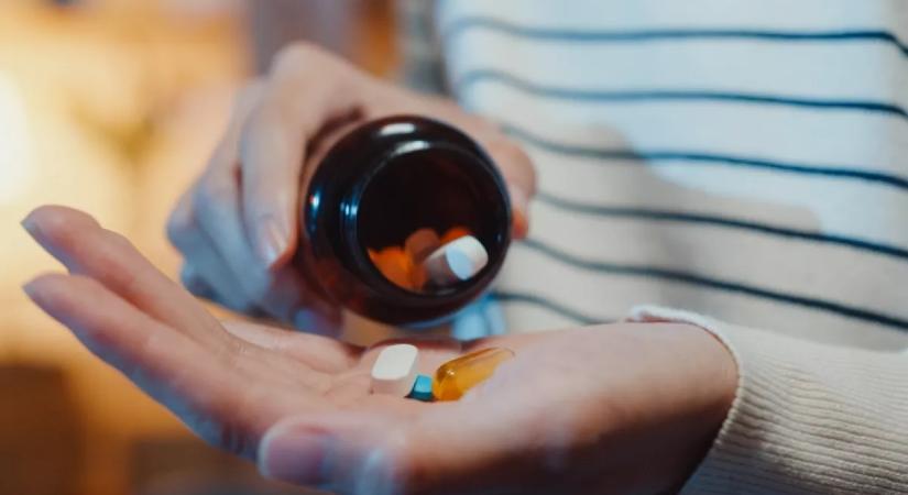 Ez az apró tünet a B12-vitamin hiányára utal: azonnal pótold, ha ezt tapasztalod