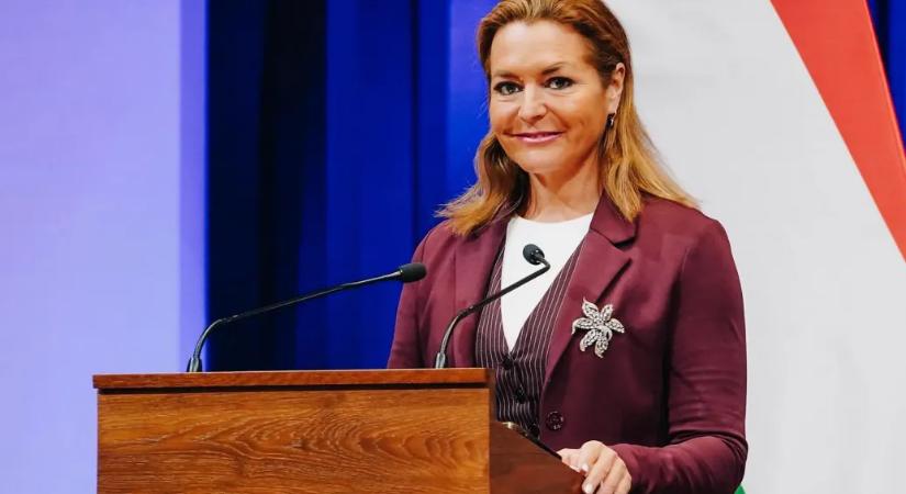 A bross néha nem ékszer, hanem diplomáciai eszköz