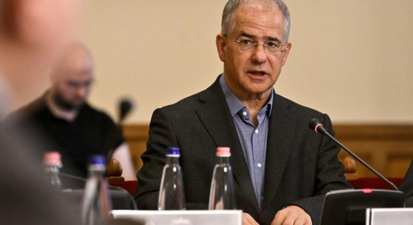 Kósa Lajos sorsa szavazáson dől el, az ő jövője májusban derül ki