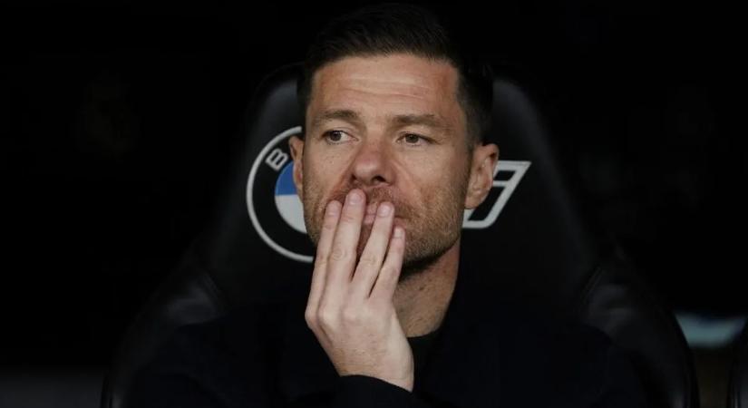 Liverpoolban aggódhatnak? Xabi Alonso is esélyes a Chelsea kispadjára