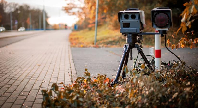126 bírságot kapott gyorshajtás miatt, így próbálta megúszni a fizetést