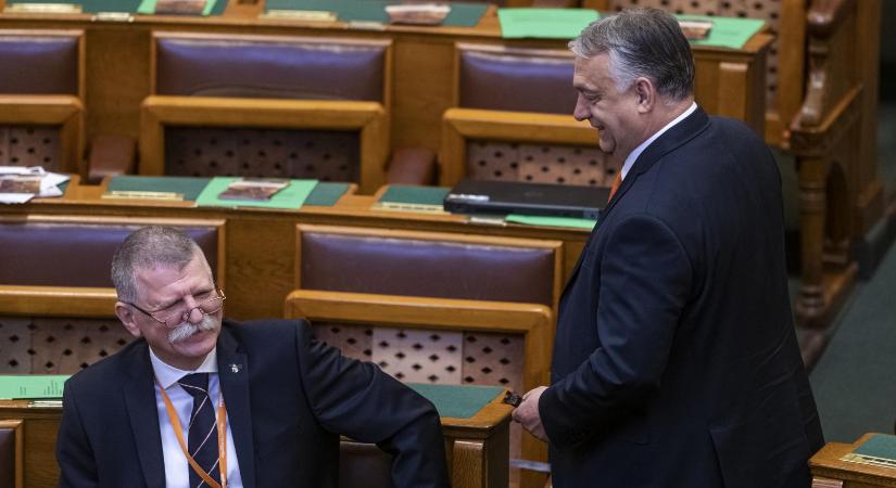 Orbán Viktor a háttérből irányítana pusztító veresége után, miközben azok is mandátumot kaptak, akik hűségből csináltak hülyét magukból