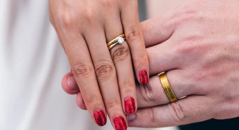 Rosszkor veszi le a jegygyűrűt? Nagyobb bajt okozhat, mint gondolná